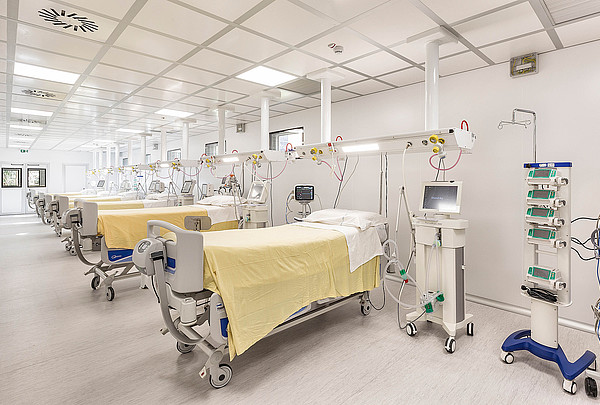 Blick in ein Krankenhauszimmer