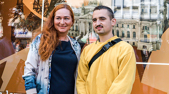 Marketing Manager Katrin Thiere and street artist Alexander Isakov