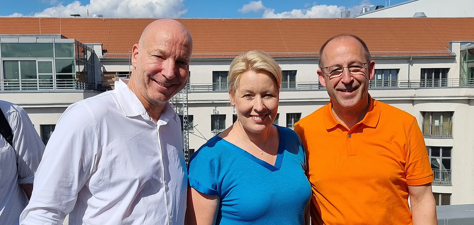 Senatorin Franziska Giffey zusammen mit Dr. Christopher Jahns (Füchse Berlin und Christoph Ritzkat 