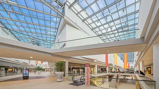 NeuerMarkt Das Stadtquartier “Neuer Markt” in Neumarkt in der Oberpfalz wurde von der Firmengruppe Max Bögl errichtet. Kieback&Peter integrierte eine effiziente Gebäudeautomation.